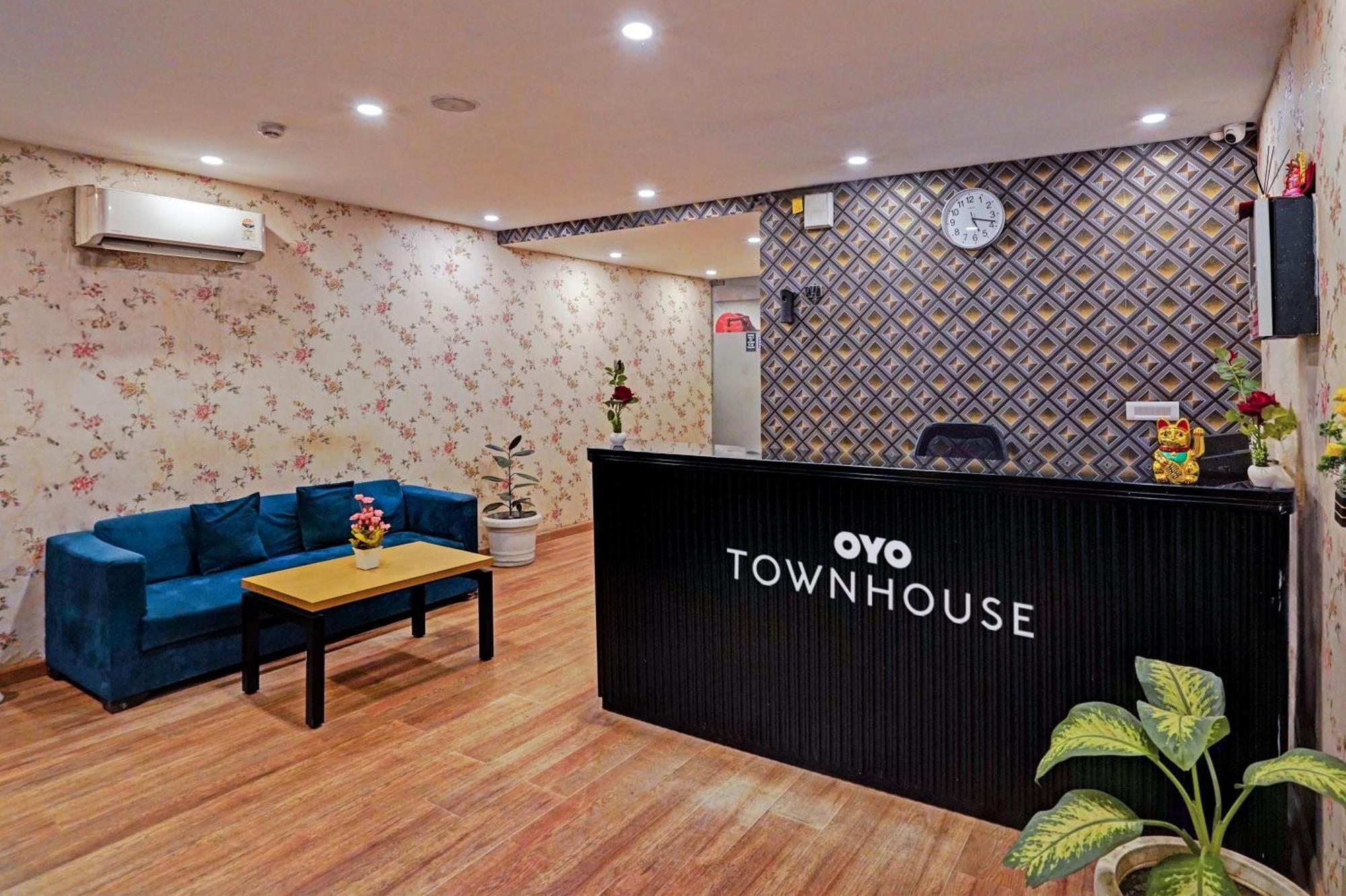 Townhouse Pantao Stays Gurgaon Exterior foto