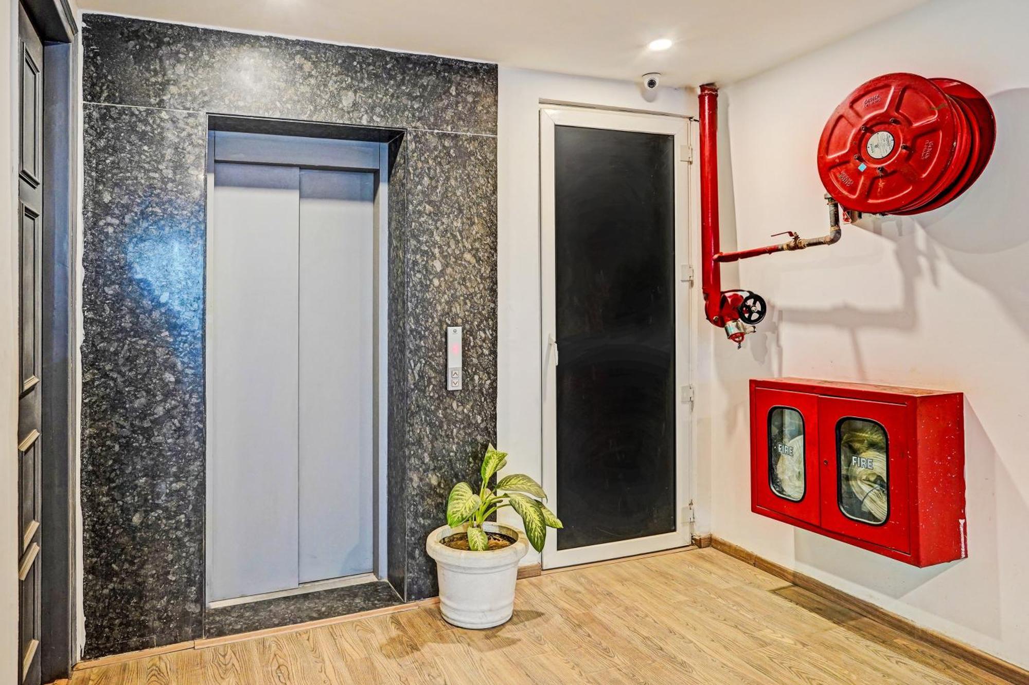 Townhouse Pantao Stays Gurgaon Exterior foto
